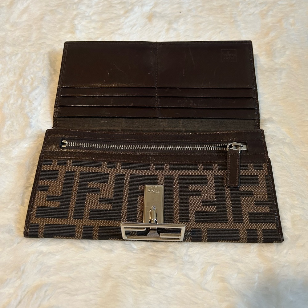 Fendi Black and Brown Classic Wallet - Picture 2 of 9